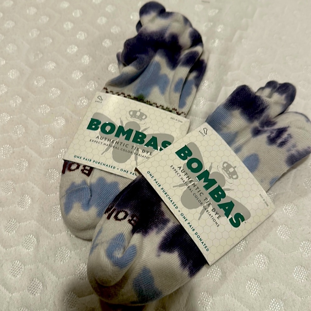 BOMBAS socks, ONE PAIR, Size Medium